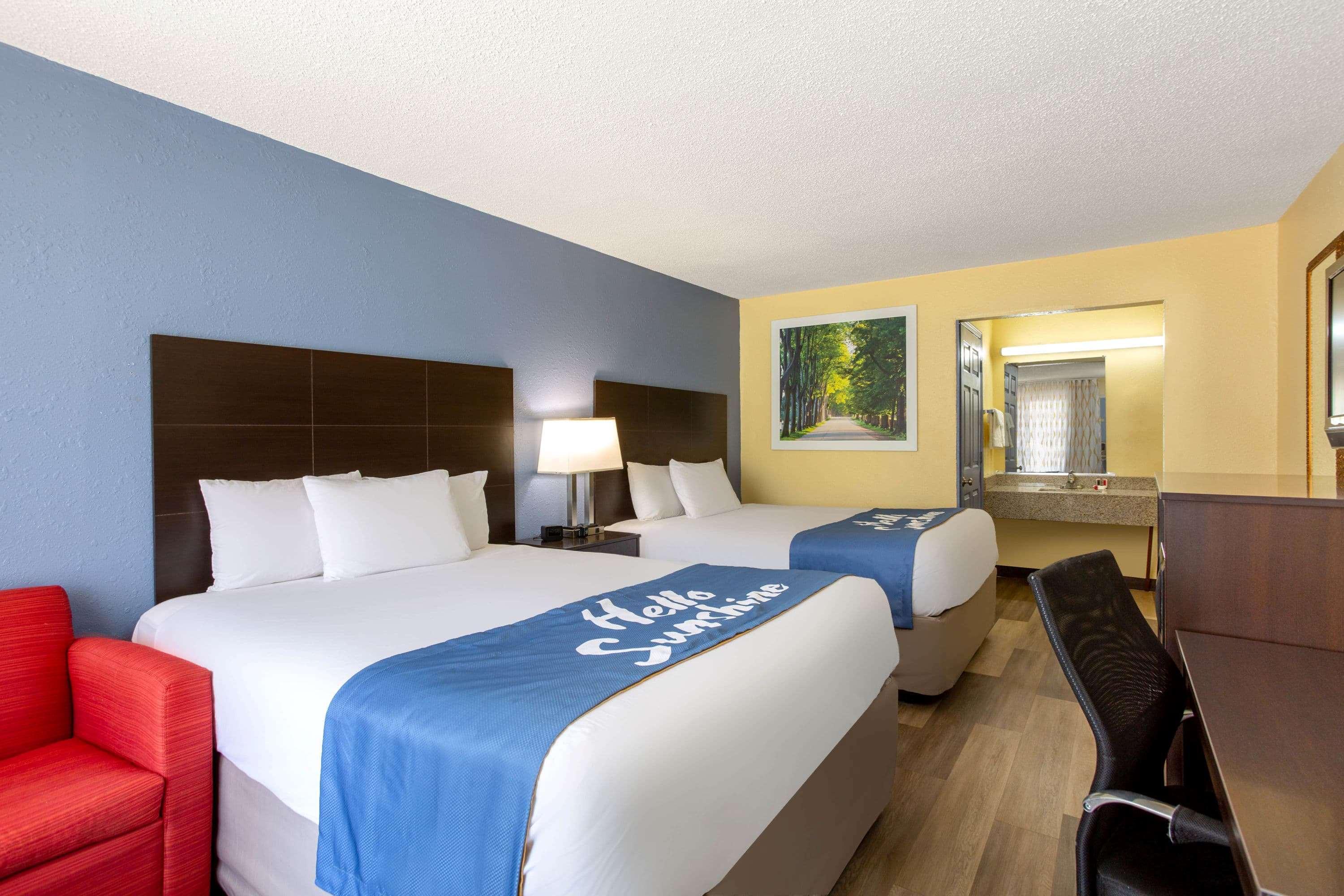 Days Inn By Wyndham Greensboro Airport Exteriér fotografie
